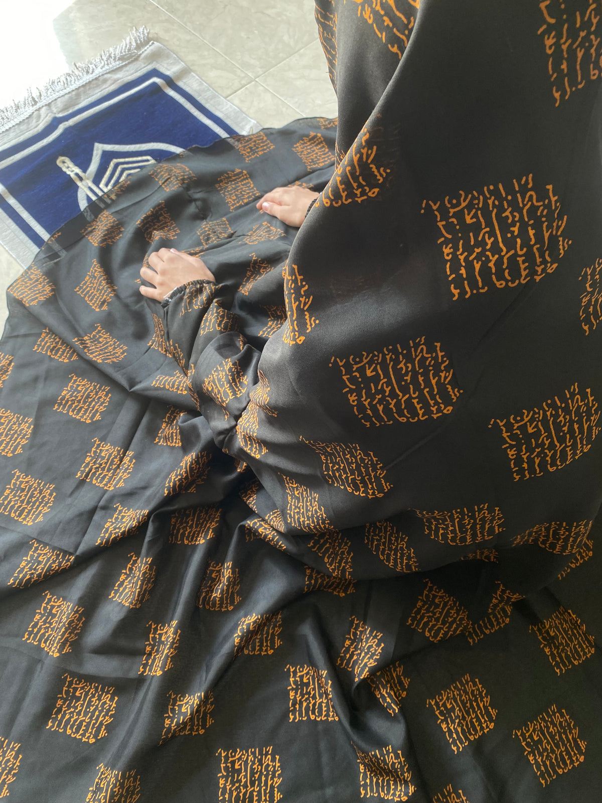 Kids Namaz Chaddar - Dark Grey Script