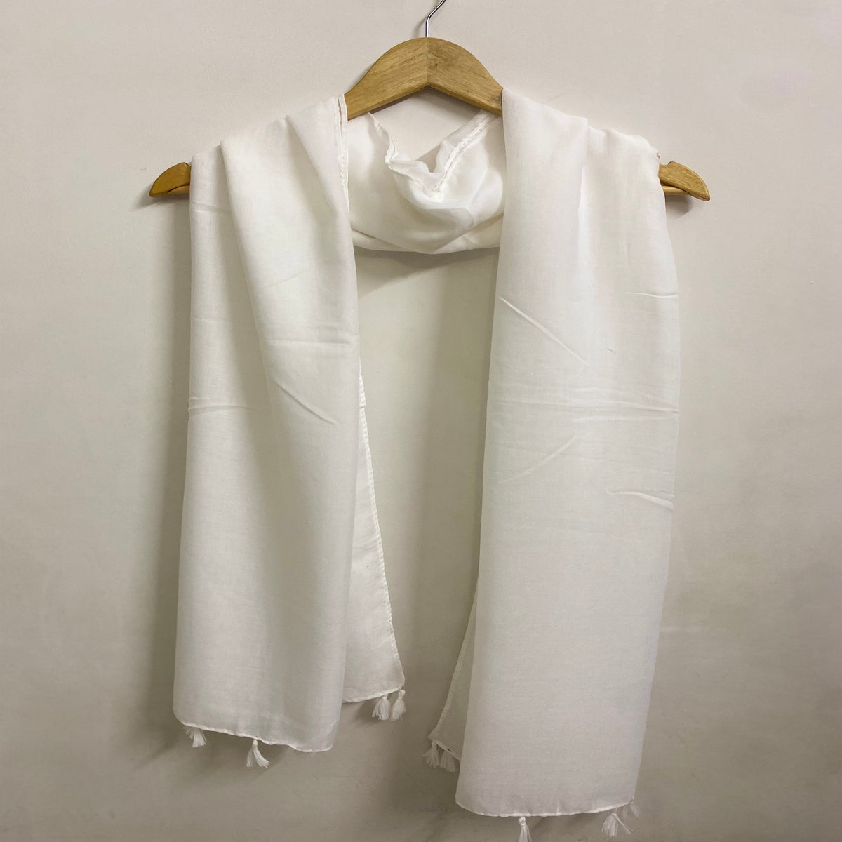 Lawn Tassel - White