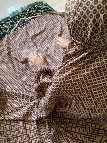 Medium Namaz Chaddar - Huda (Teen Size)