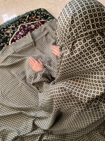 Medium Namaz Chaddar - Samra (Teen Size)
