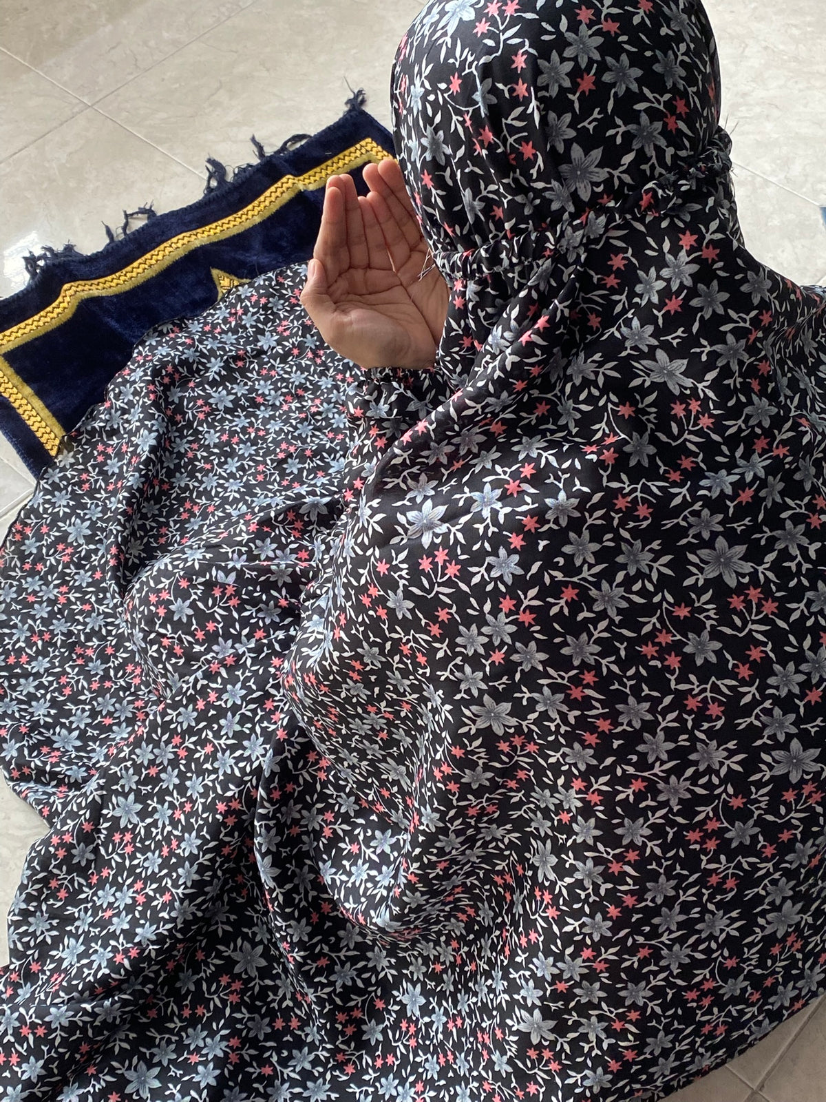 Namaz Chaddar - Black Garden