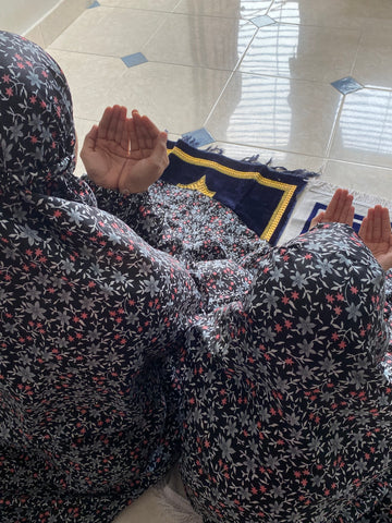Mother & Daughter Namaz Chaddar - Black Garden