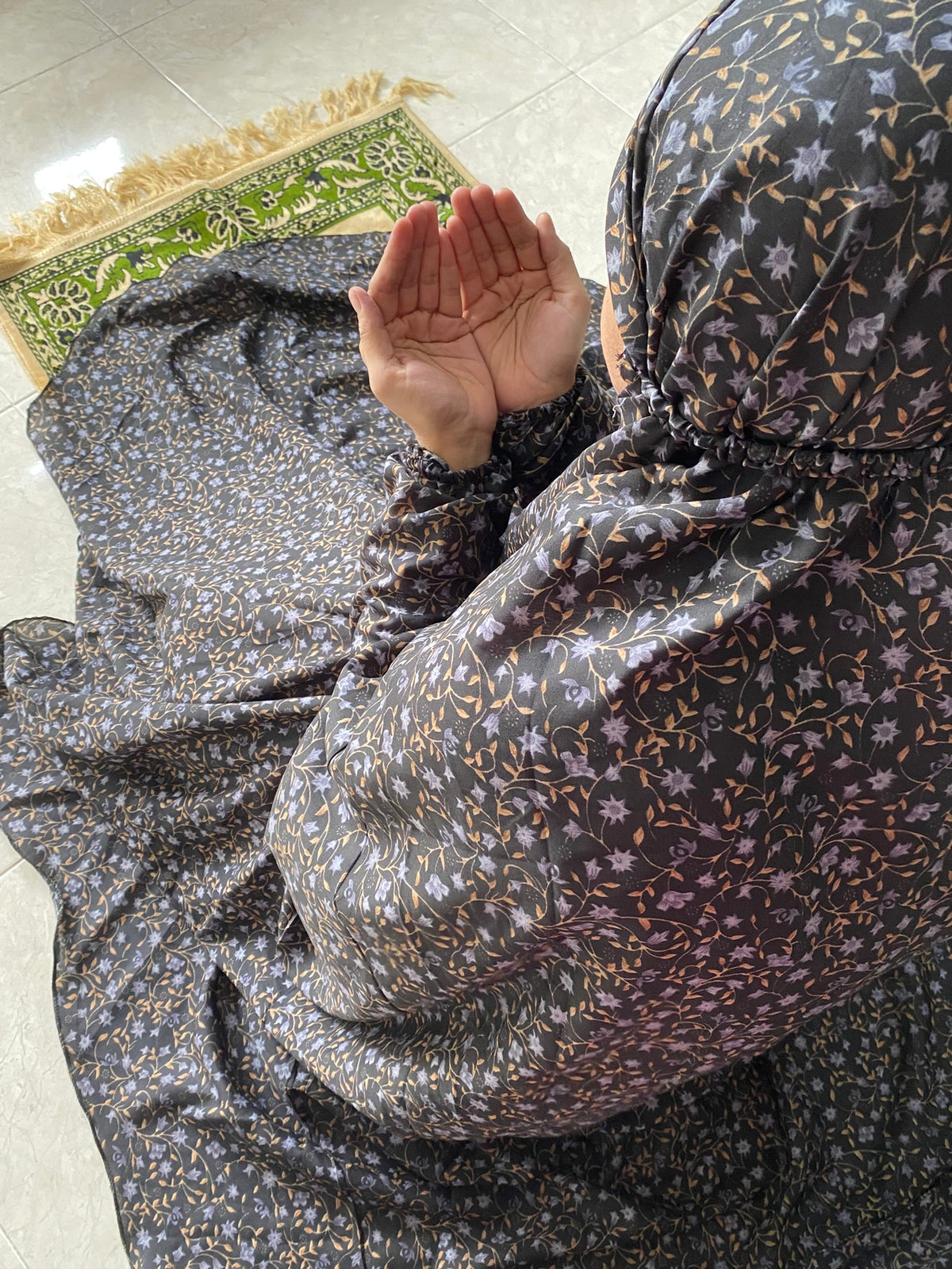 Namaz Chaddar - Branch Grace