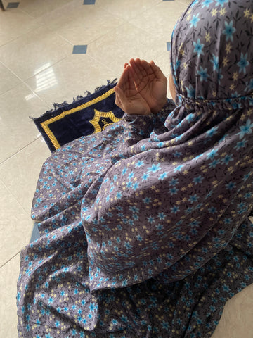 Namaz Chaddar - Grey Garden
